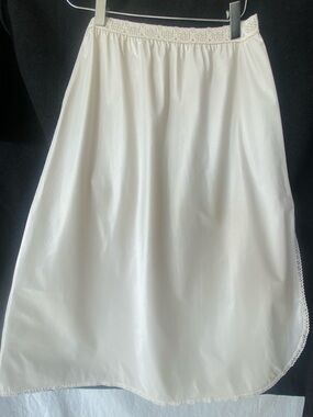 Vintage Nylon Kayser Cream Half Slip S-Tall